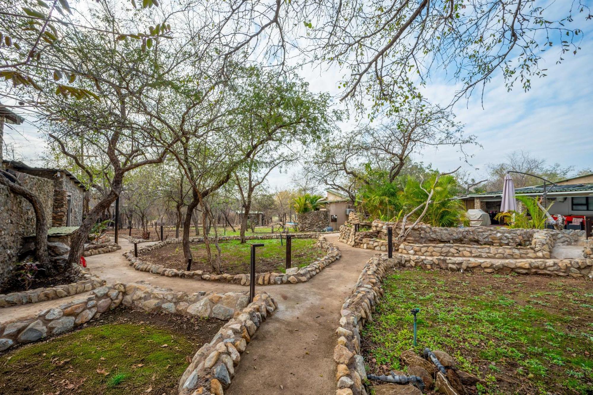 Foxy Crocodile Bush Lodge & Kruger Safari'S - No Loadshedding Marloth Park Extérieur photo