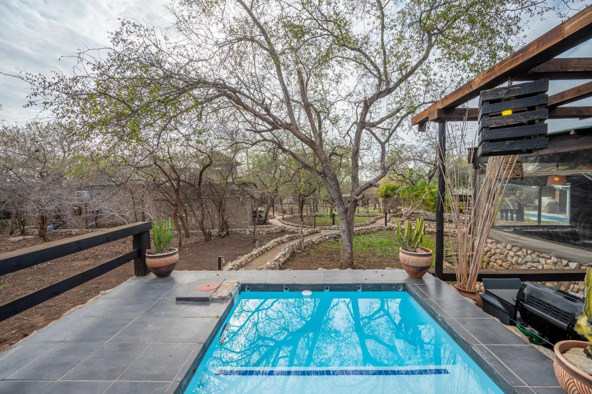 Foxy Crocodile Bush Lodge & Kruger Safari'S - No Loadshedding Marloth Park Extérieur photo