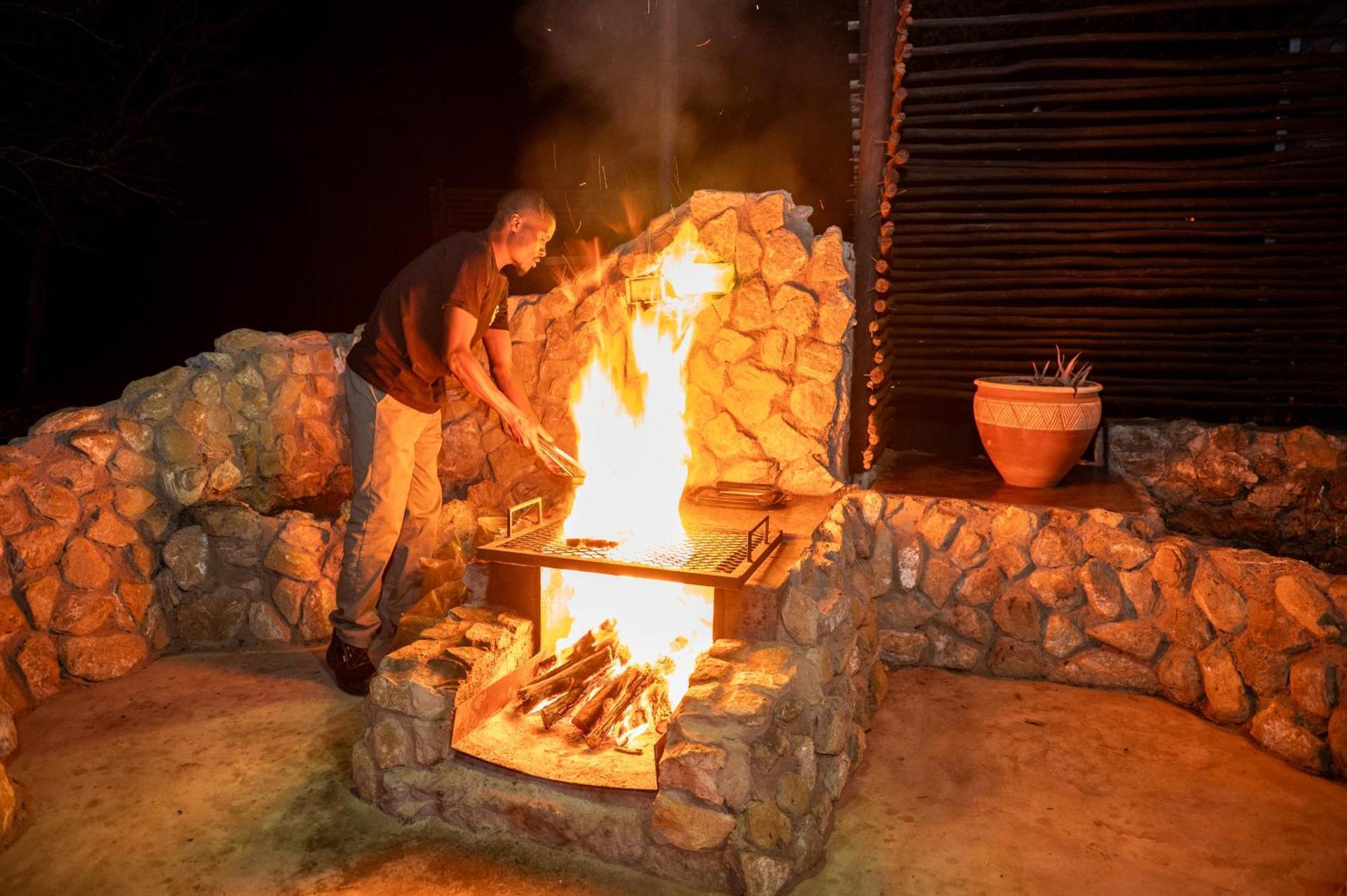 Foxy Crocodile Bush Lodge & Kruger Safari'S - No Loadshedding Marloth Park Extérieur photo